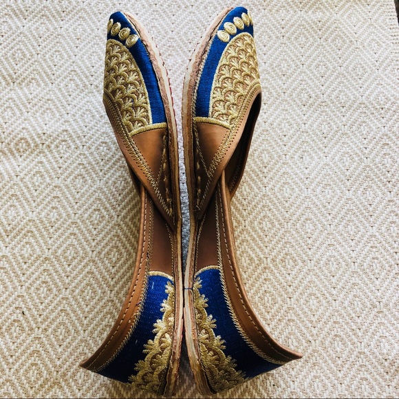 MOVING OUT in TWO WEEKS! HELP! Electric Blue Jutti - Picture 7 of 8